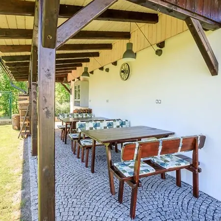 Arnoltice 8 By Interhome